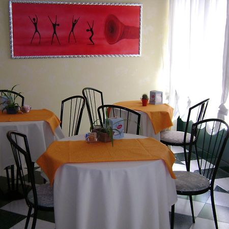 Albergo Moderno Modena Exterior photo